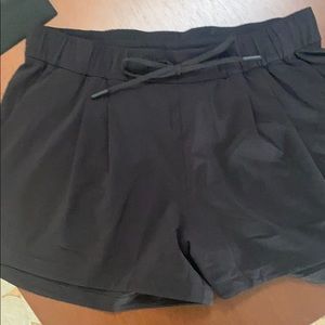 Stroll at Sundown short lululemon